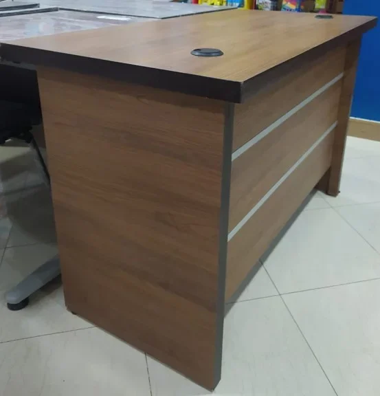 BUREAU EN BOIS MASSIF